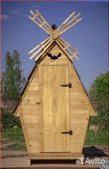 Дачный туалет деревянный