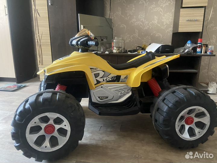 Детский квадроцикл на аккумуляторе