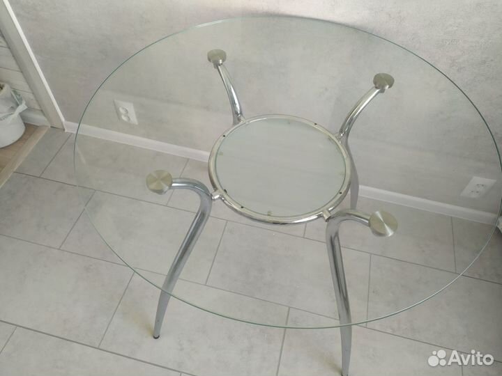Стол кухонный круглый стеклянный