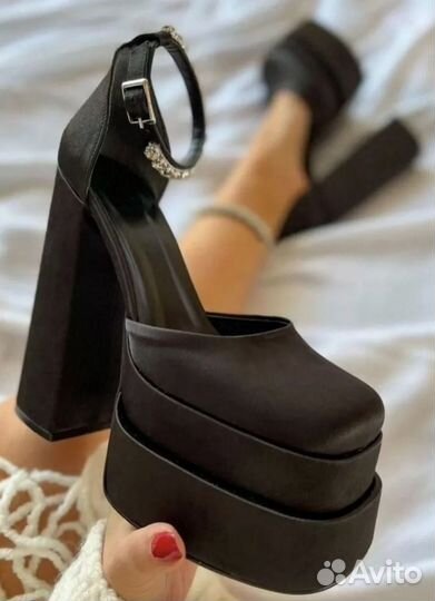 Туфли Версаче, Братц