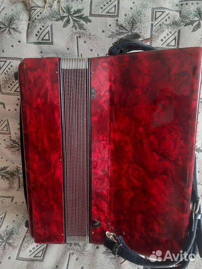 Аккордеон royal standard montana 4/4 полный