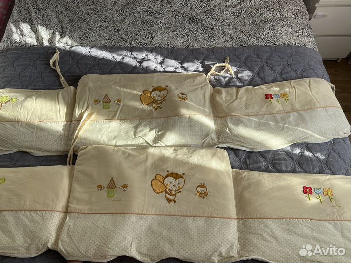 Бортики в детскую кроватку feretti