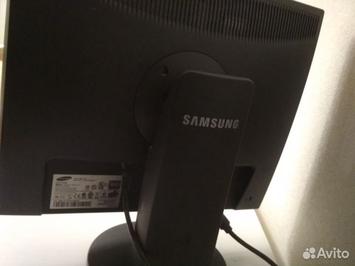 Монитор Samsung SyncMaster 943