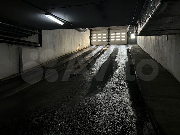 Машиноместо, 14 м²