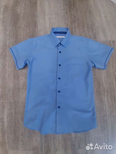 Школьная рубашка с коротким рукавом