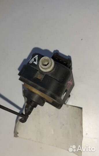 Toyota Rav4 корректор фары