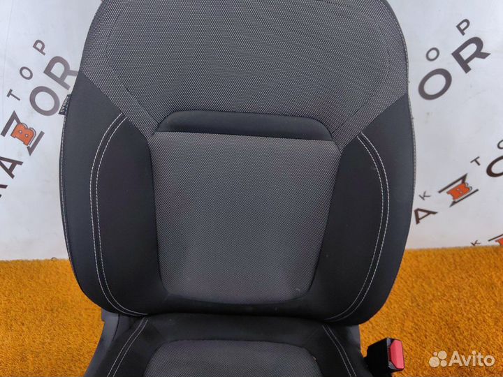 Сиденье переднее правое Renault Duster K9KR858
