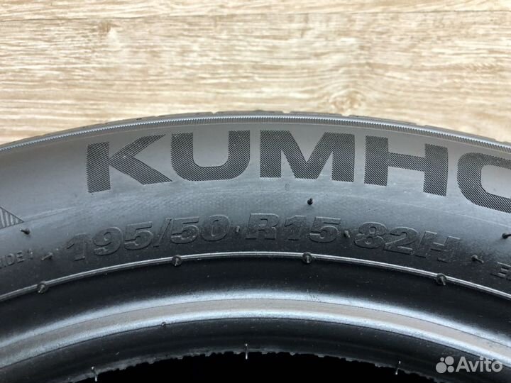 Kumho Ecsta HS52 195/50 R15 82H