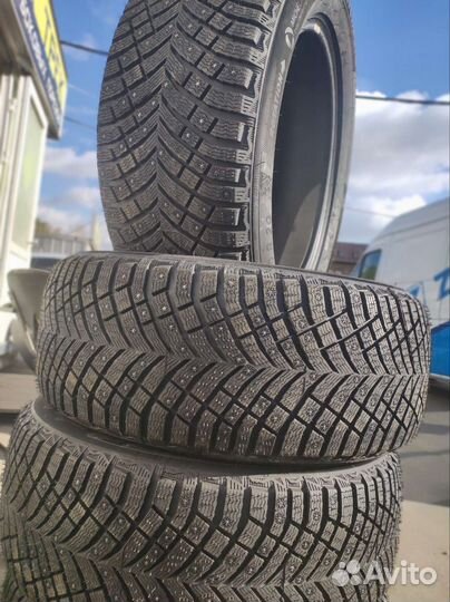 Michelin X-Ice North 4 285/40 R22