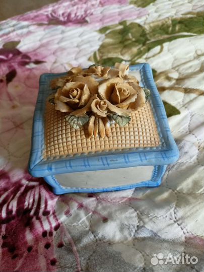 Керамическая шкатулка