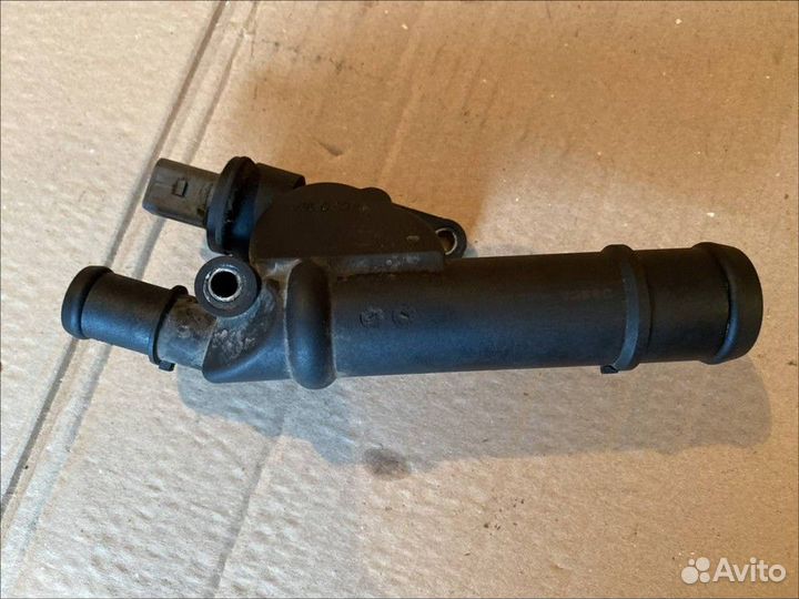 Фланец двигателя системы охлаждения