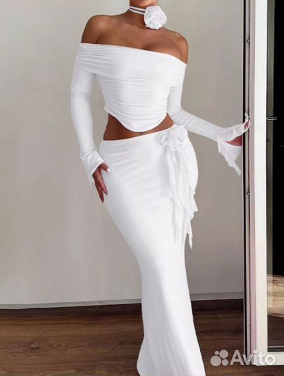 Летний костюм с юбкой