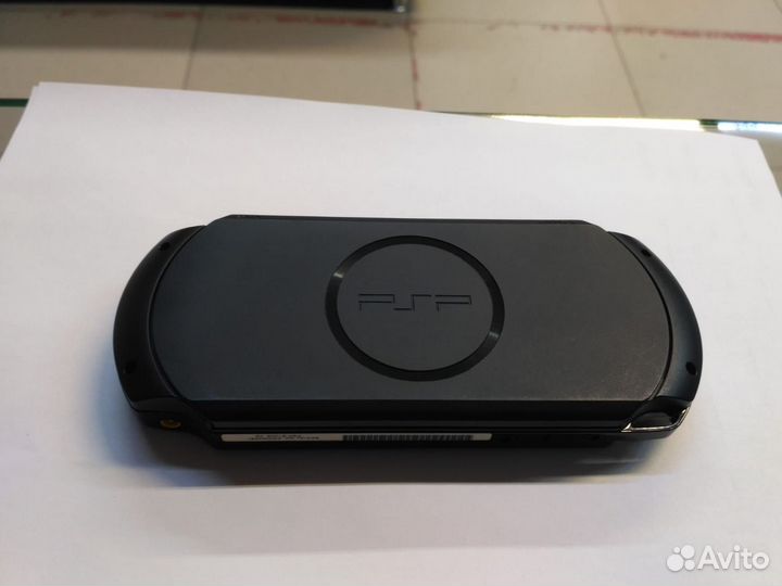 Портативная игровая консоль PSP