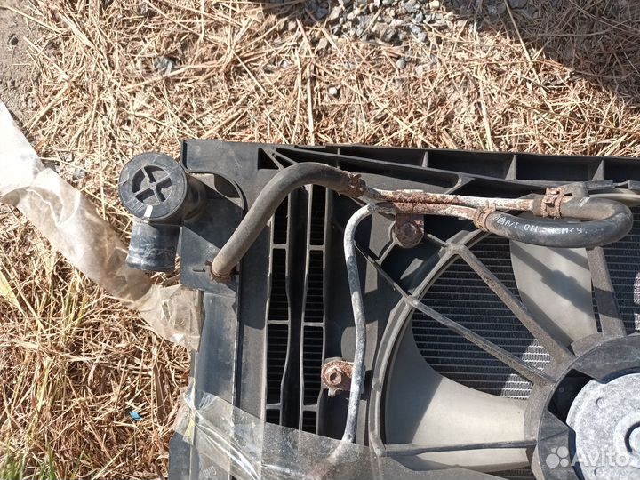 Радиатор охлаждения toyota двигатель 2zr