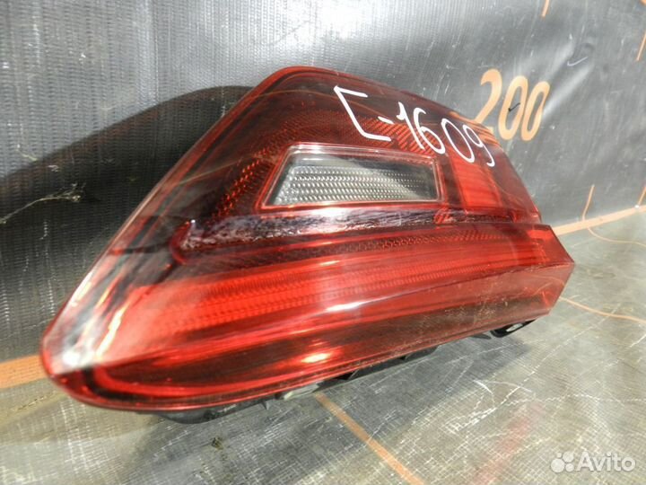 Фонарь внутренний левый - Volkswagen Tiguan