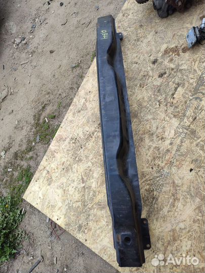 Усилитель заднего бампера Vw Tiguan 1