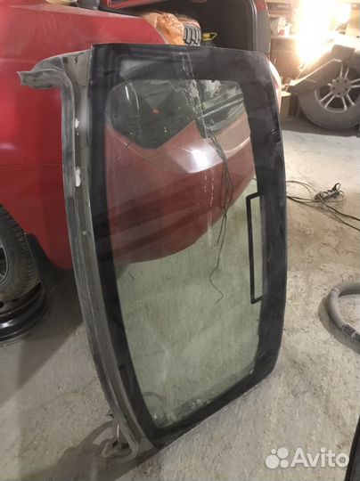 Заднее стекло skoda superb