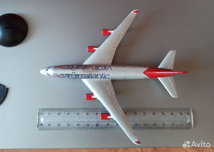 Модель самолёта RealToy VAA6264 Virgin Boeing 747