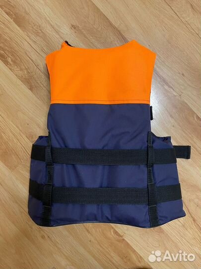 Спасательный жилет