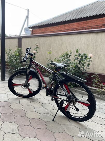 Велосипед на литых дисках