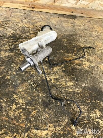 Главный тормозной цилиндр Hyundai Solaris седан