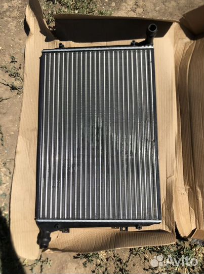 Радиатор охлаждения Volkswagen новый