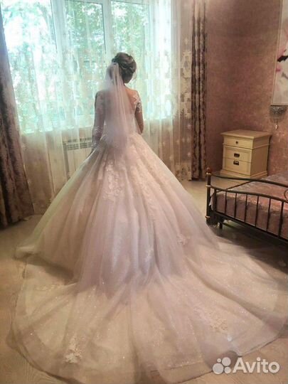 Свадебное платье