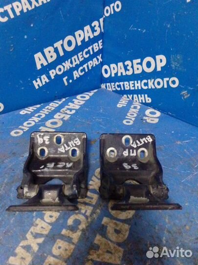 Петля двери багажника Mercedes-Benz Vito 638