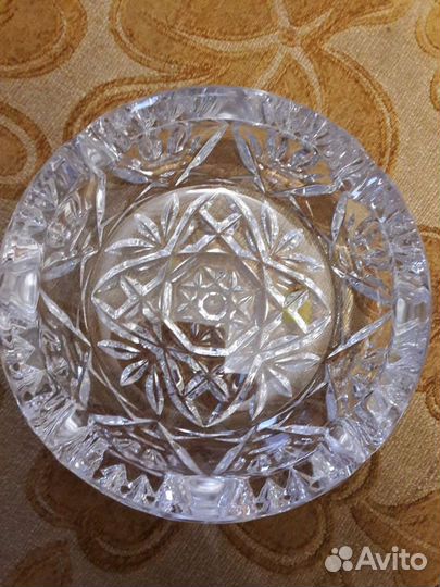 Хрустальная пепельница Новая