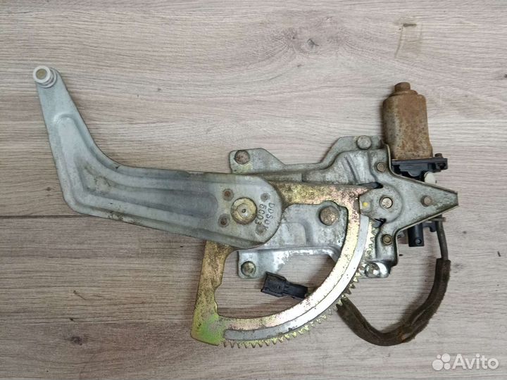 Стеклоподъемник задней правой двери kia Rio 1