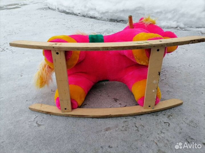 Качалка лошадь