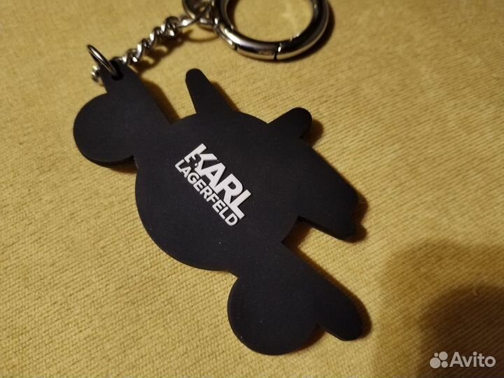 Karl lagerfeld брелок