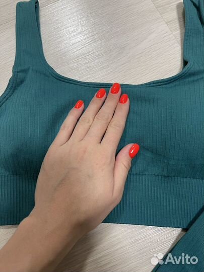 Спортивные костюмы новые