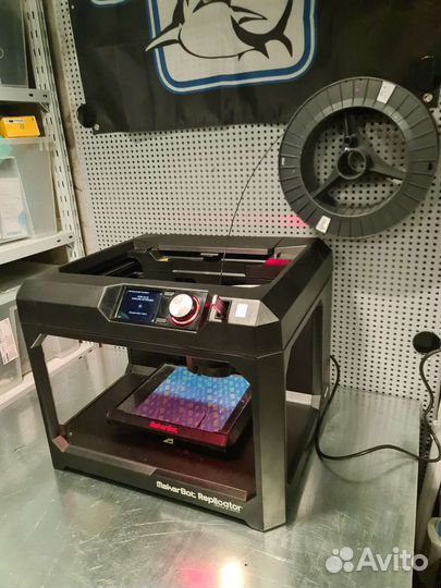 3d принтер Makerbot 5th