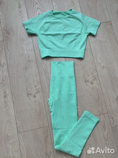 Костюм для йоги и фитнеса