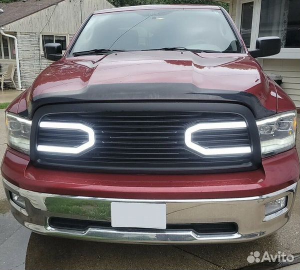 Решетка радиатора Dodge Ram