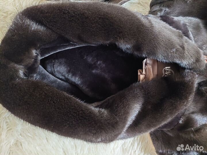 Продам шубу мутон с норкой