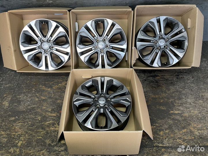 Комплект оригинальных дисков KIA Carnival R18