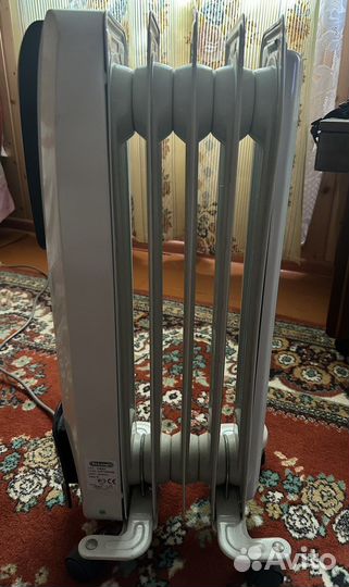 Обргреватель масляный Delonghi