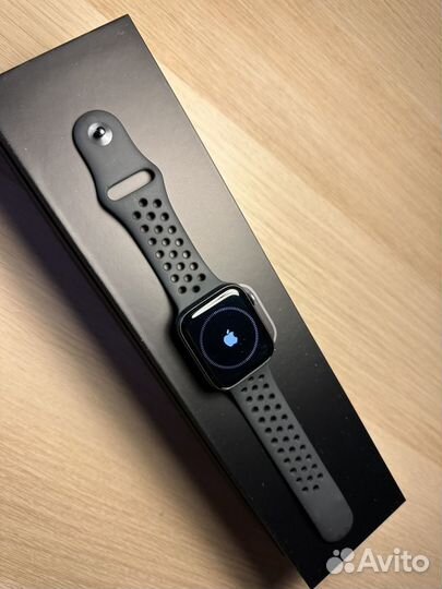 Apple watch se 44 nike