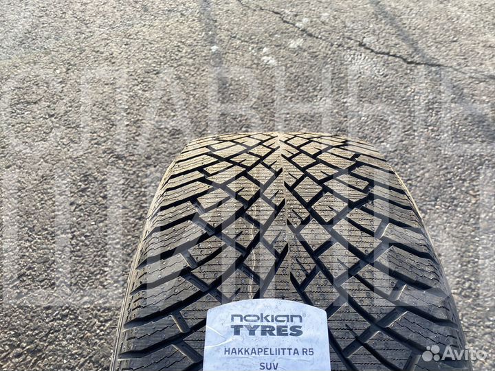 Nokian Tyres Hakkapeliitta R5 SUV 215/60 R17 100R