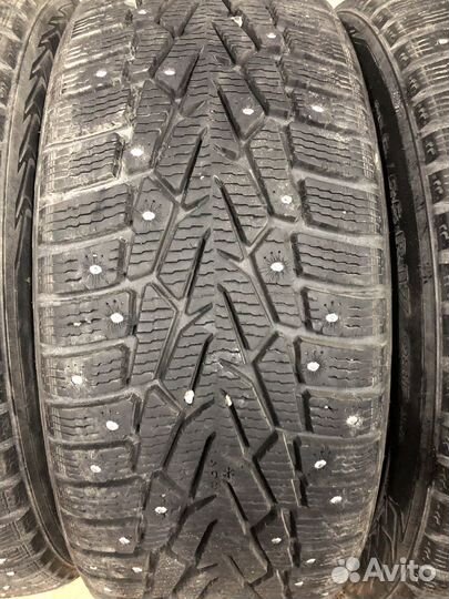 Nokian Tyres Hakkapeliitta 7 215/55 R17