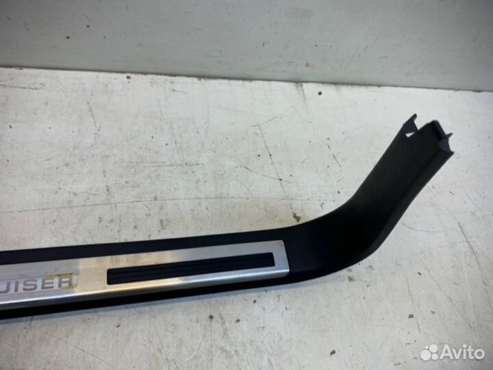 Накладка порога внутренняя передняя правая Toyota
