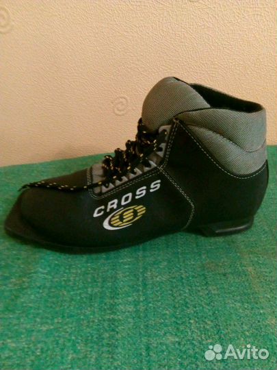 Ботинки лыжные