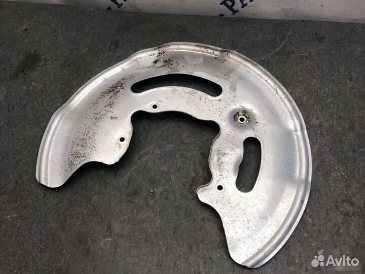 Щит диска передний левый Kia Stinger Gt