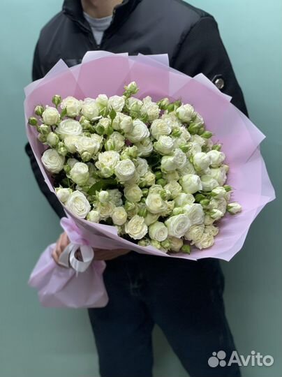 Кустовая роза пиона видная