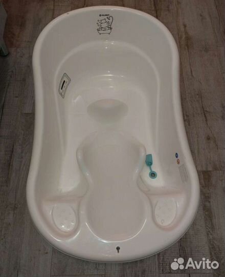 Ванночка для купания новорожденного с термометром