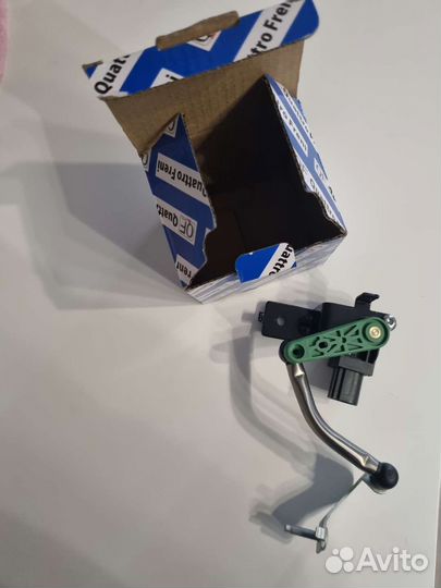 Датчик положения кузова VAG передний