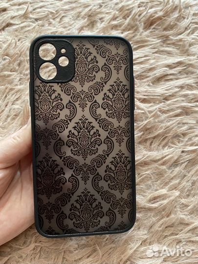 Чехлы на iPhone 11