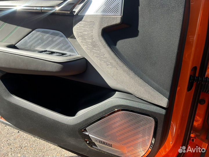 Zeekr 001 544 л.с. AT, 2023, 300 км